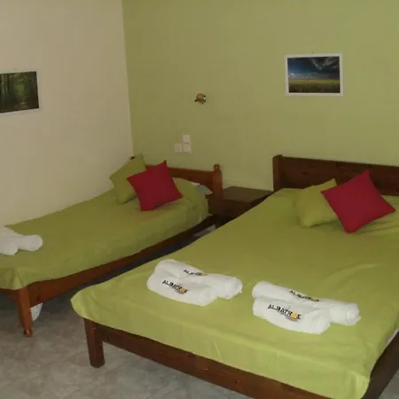 Albatros 3* Skopelos Town
