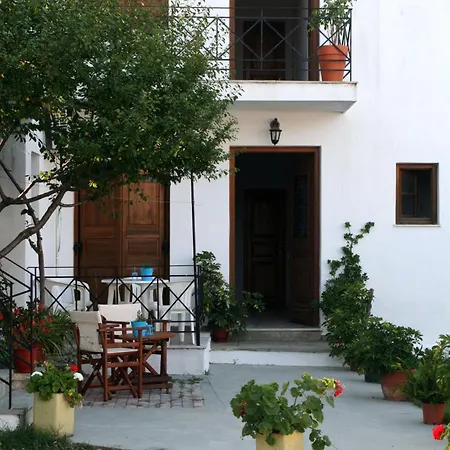 Konukevi Albatros Skopelos