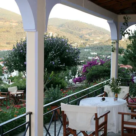 Albatros 3* Skopelos Town