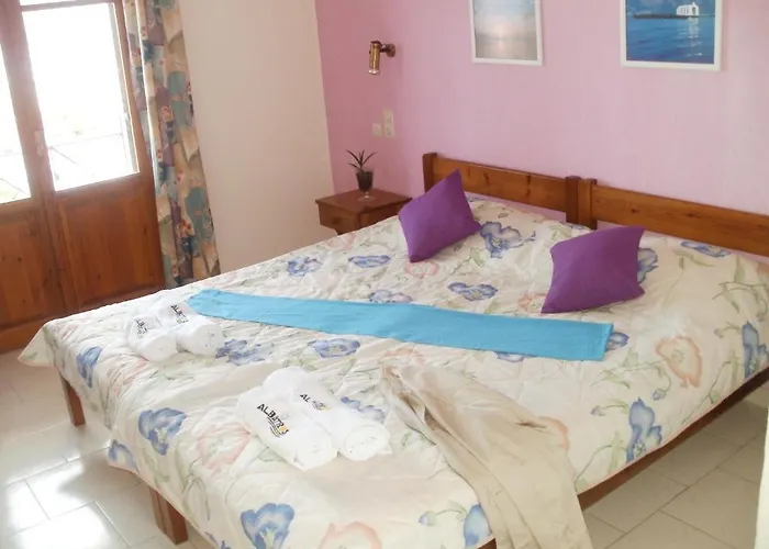 Albatros Konukevi Skopelos