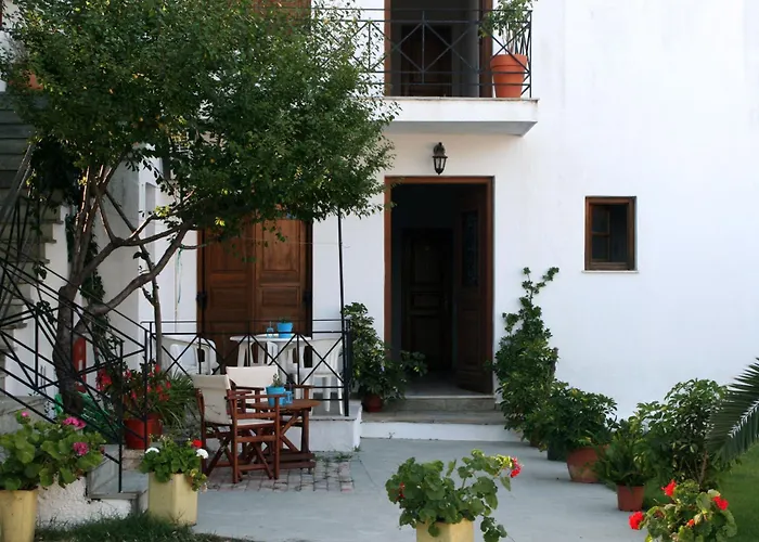 Guest house Albatros Skopelos Town