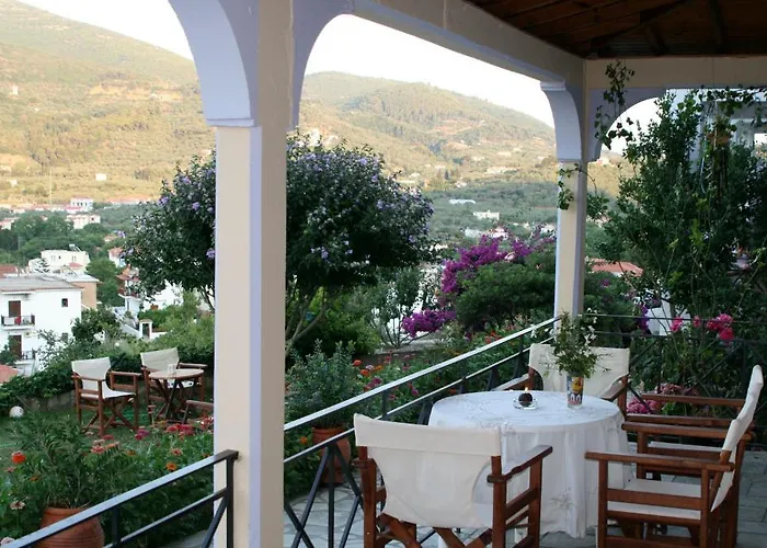 Albatros 3* Skopelos Town